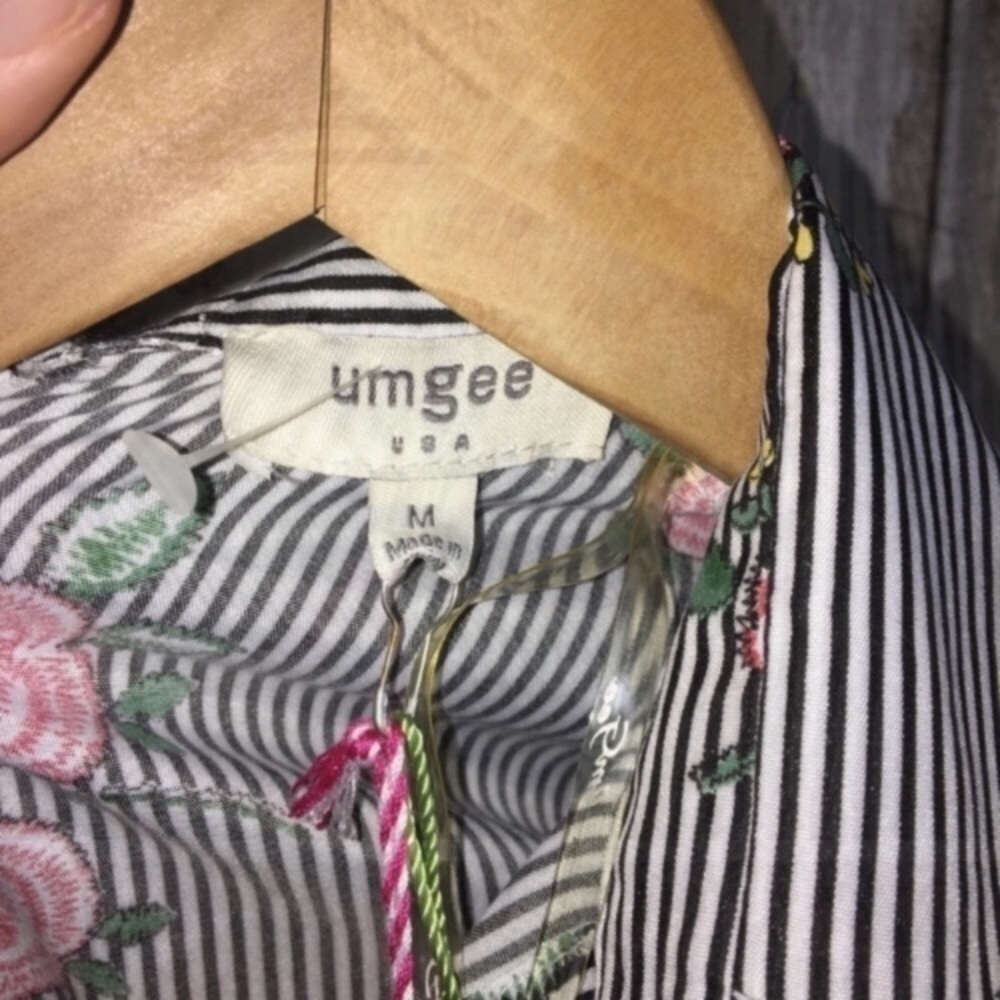 NWT Umgee Rose Striped Button Down Blouse - Picture 8 of 9
